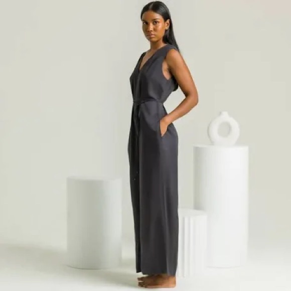 Ettitude Sateen Jumpsuit in Onyx size Large. New without tag - Picture 2 of 10